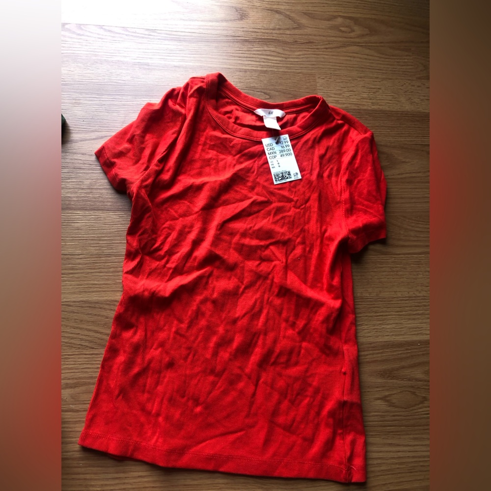 H&M Red Short-Sleeve Crewneck Top